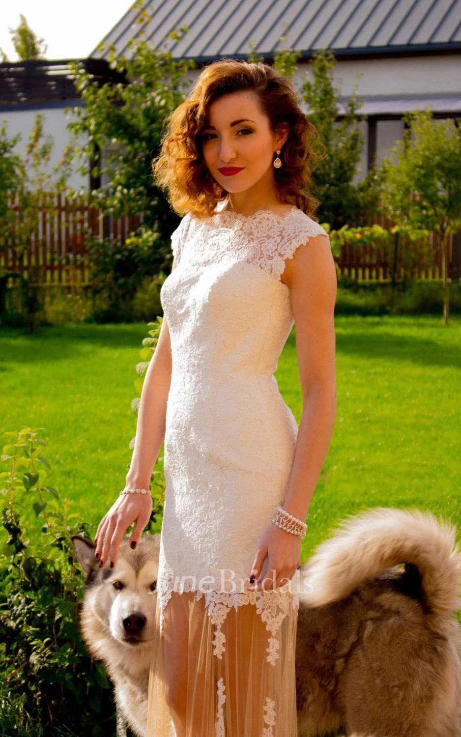 Tulle Skirt Sleeveless Keyhole Back Lace Weddig Dress