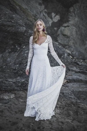 Long Sleeve Sexy A-line Lace Wedding Dress With V-neck And Keyhole