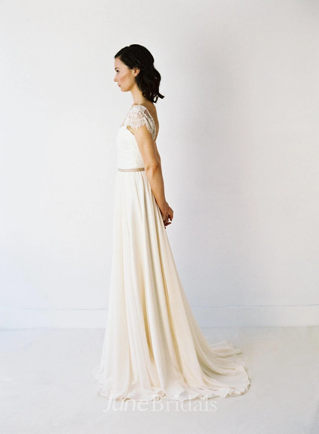 Two-Toned Sweetheart Neck Pleated Chiffon Wedding Dress With Delicate Lace Sleeves