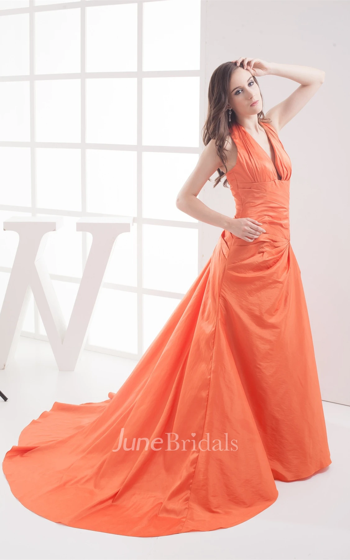 Plunged Floor-Length Dress with Central Ruching and Halter