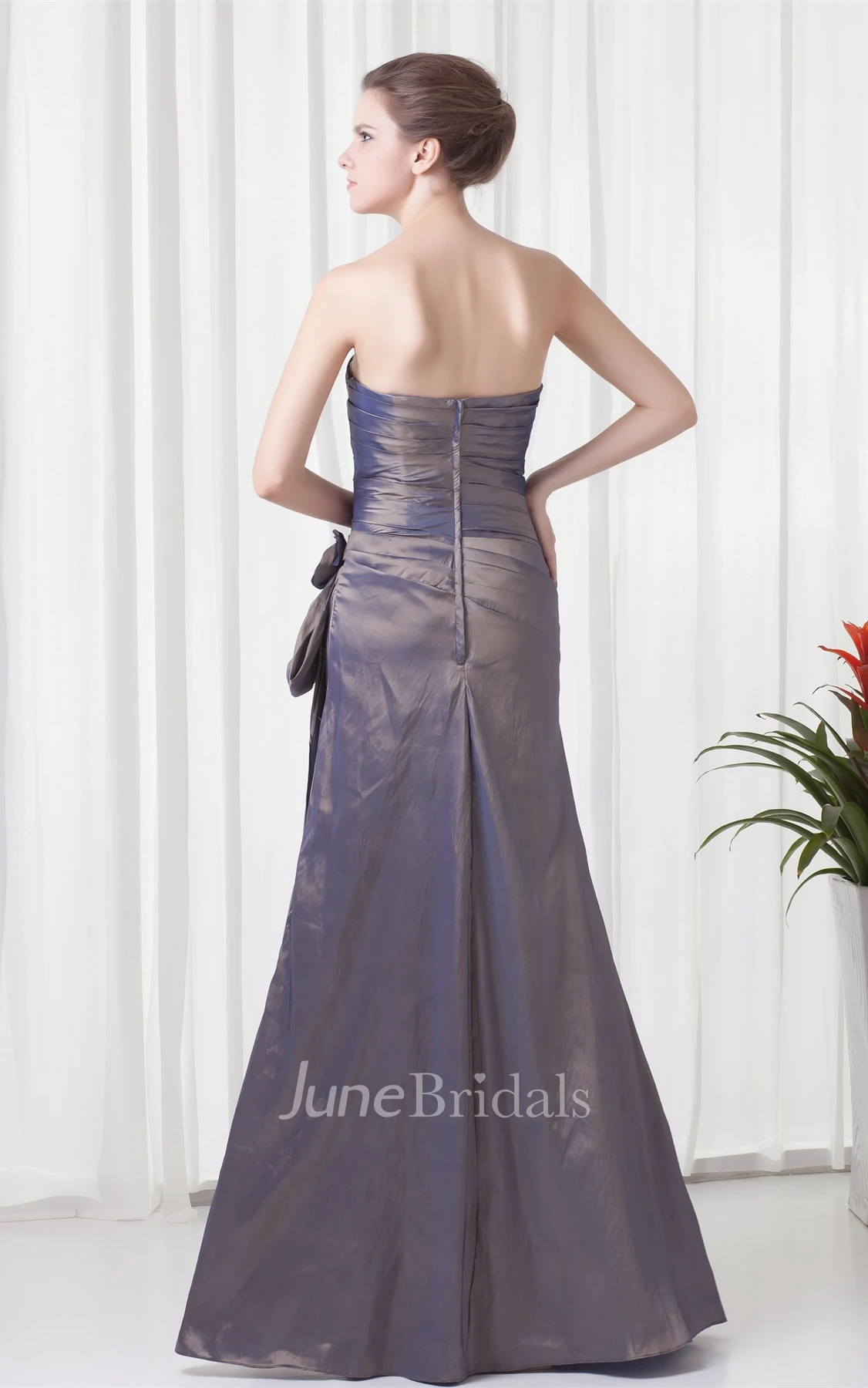 sleeveless sheath notched dress with draping and flower