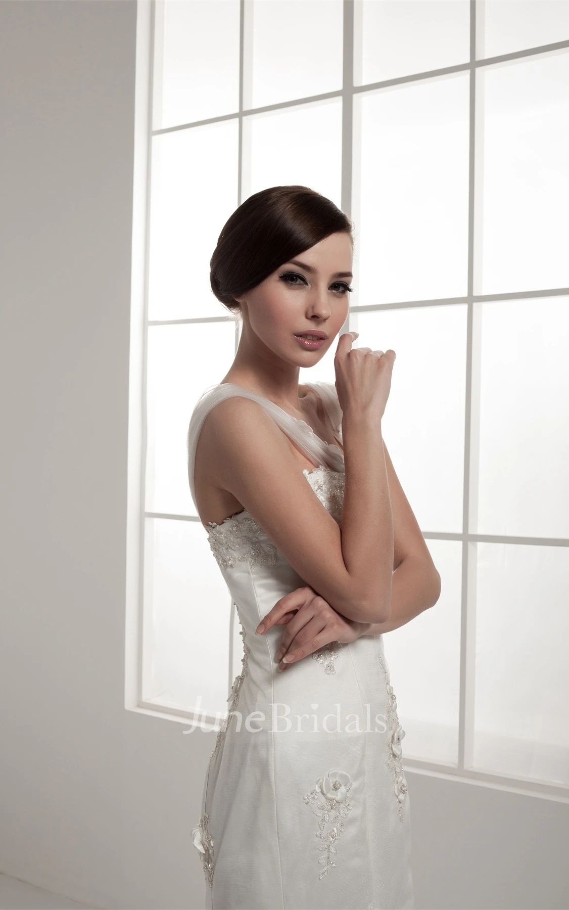 Sleeveless Mermaid Appliqued Dress with Flower and Sweep Train