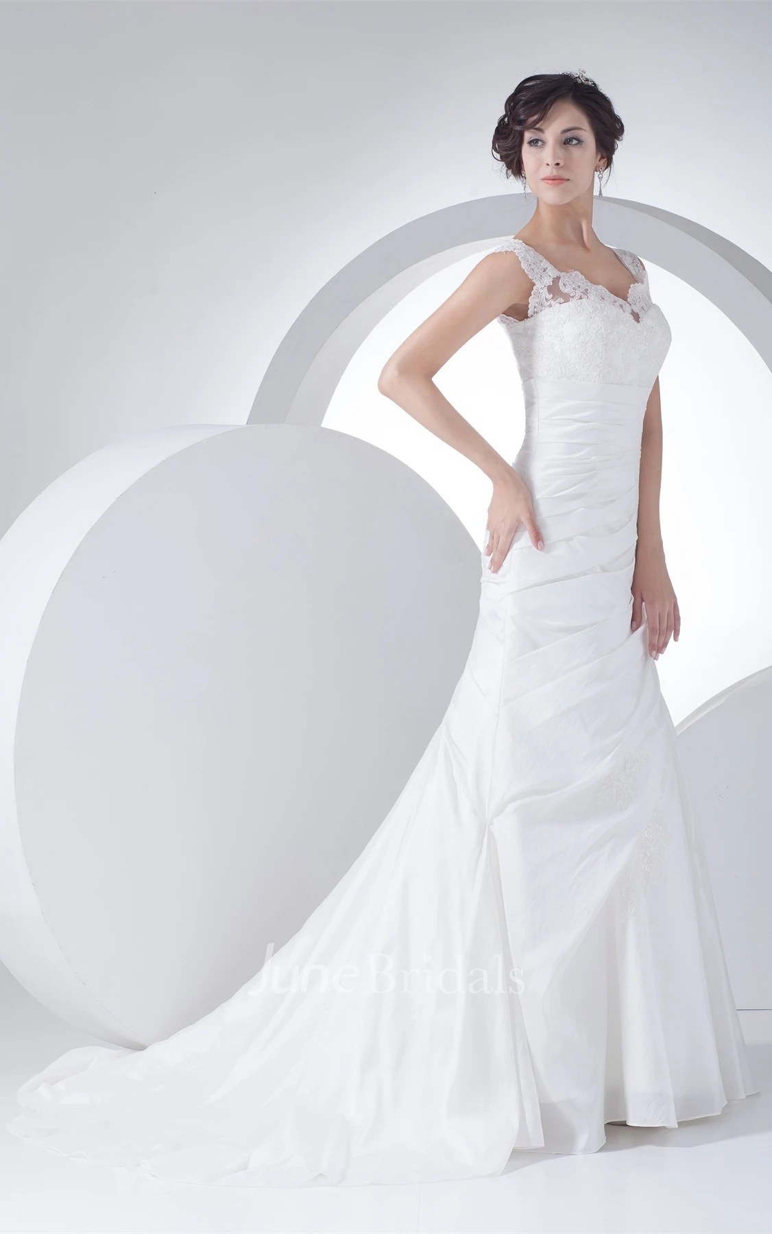 Caped-Sleeve Mermaid Ruched Dress with Appliques