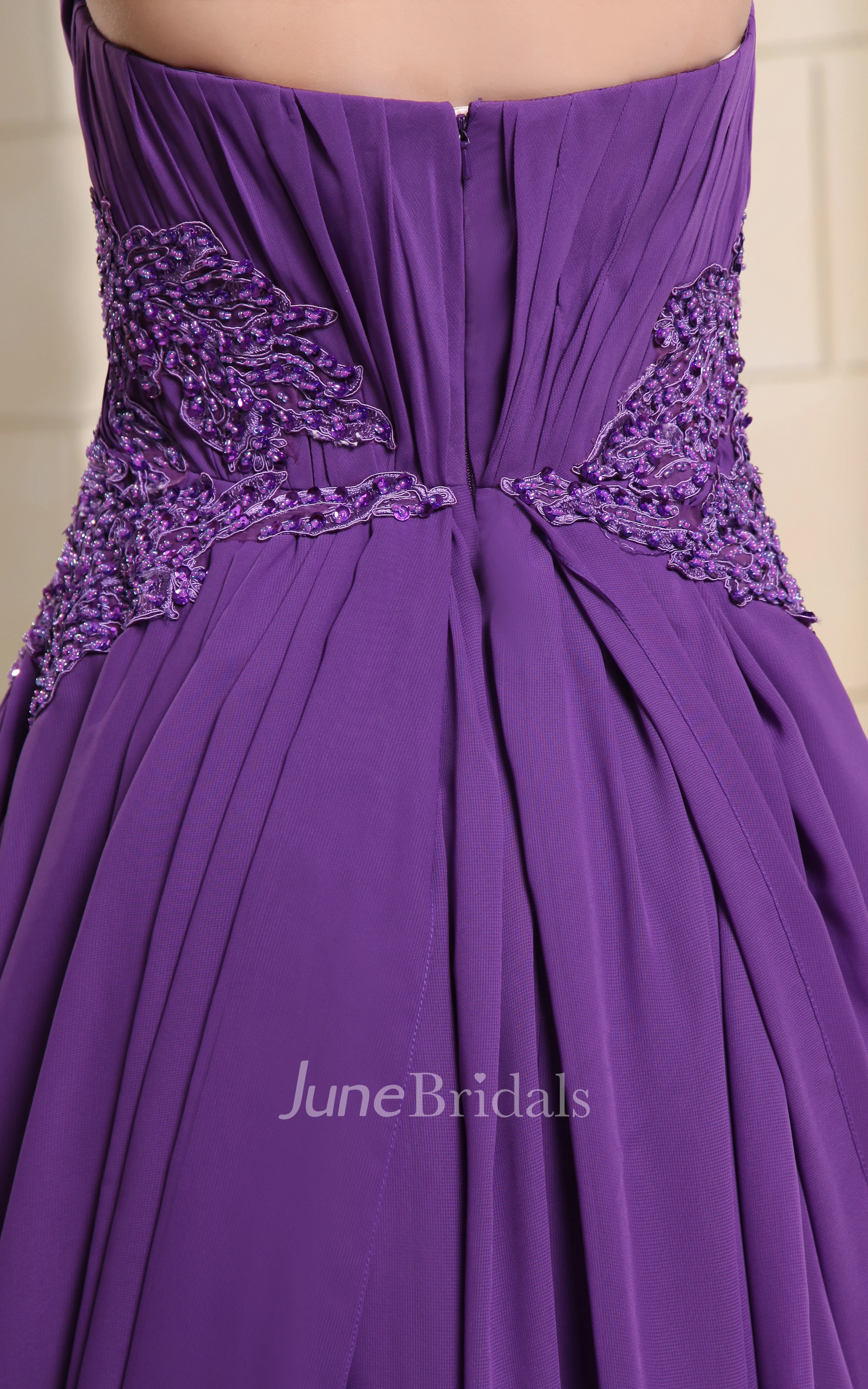 Chiffon Pleated Floor-Length Dress With Halter and Applique