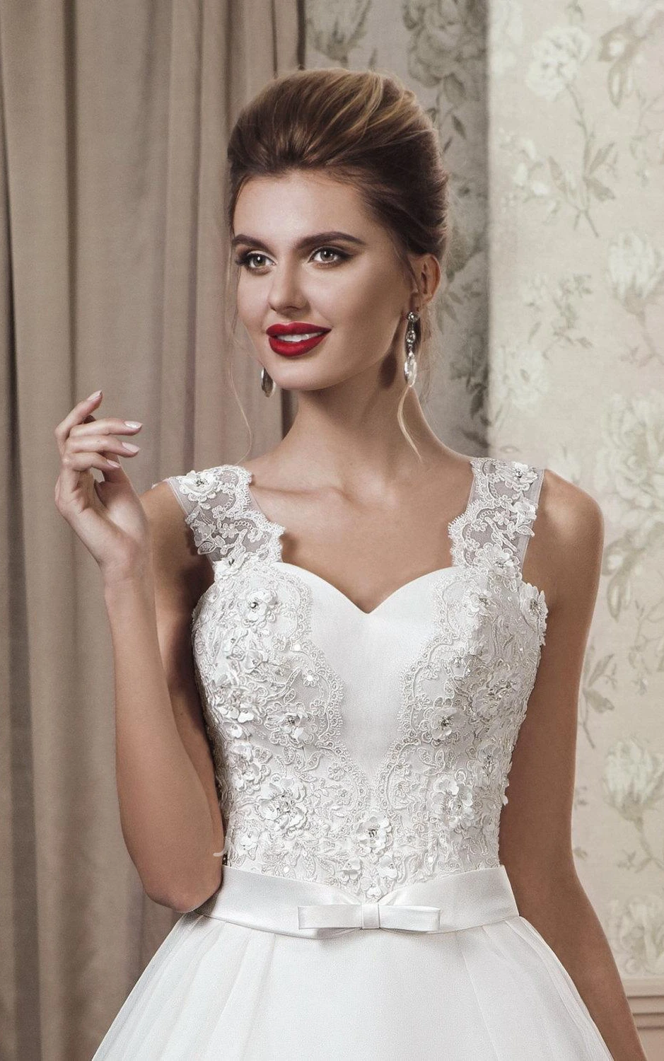 A-Line Ball Gown Strapped Weddig Dress