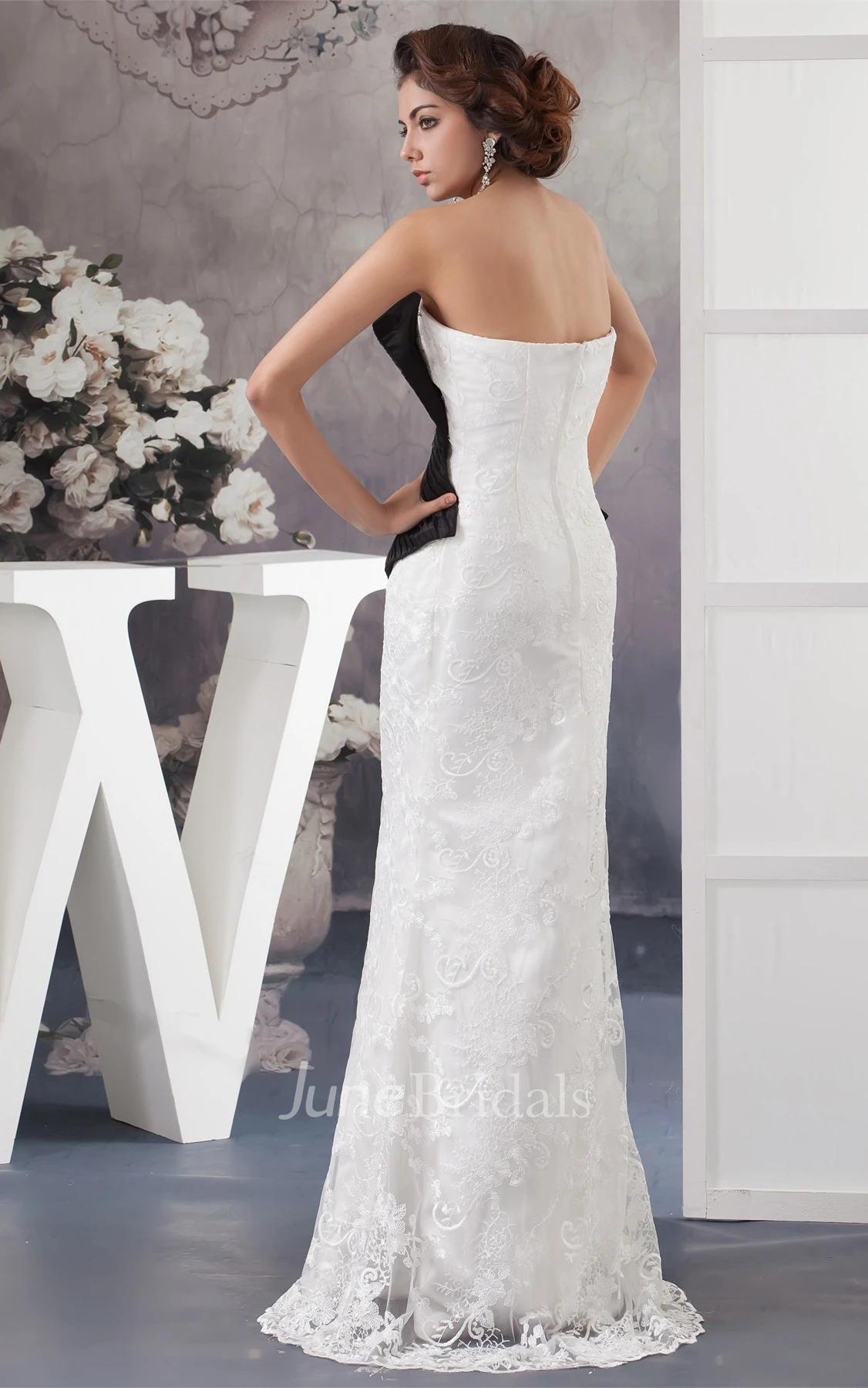 Sweetheart Black-And-White Sheath Dress with Ruching and Appliques