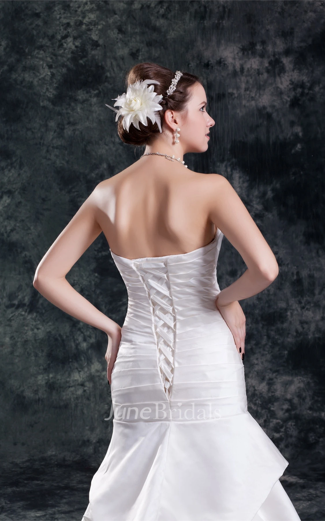 sweetheart ruching mermaid criss-cross dress with pick-up design