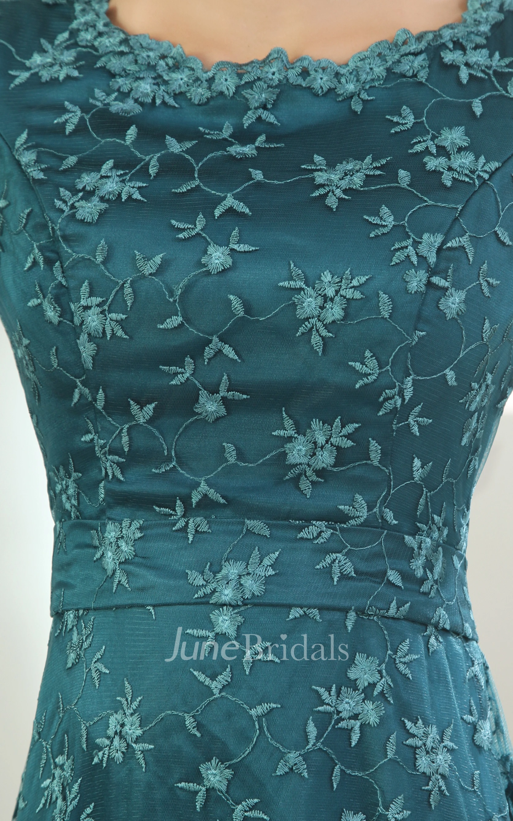 Refined Short-Sleeve Bateau-Neck Long Dress With Embroideries