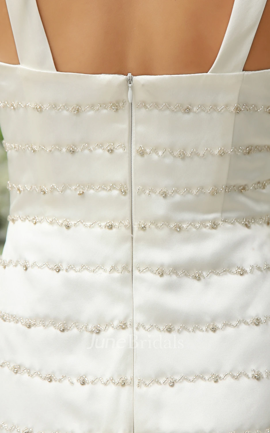 V-Neck Strapless Stylish Gown With Crystal Detailing Detailing