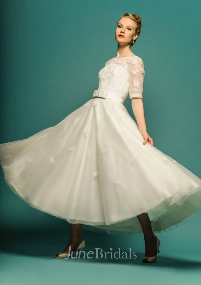 A-Line Tea-Length Scoop Neck Half Sleeve Appliqued Tulle Wedding Dress