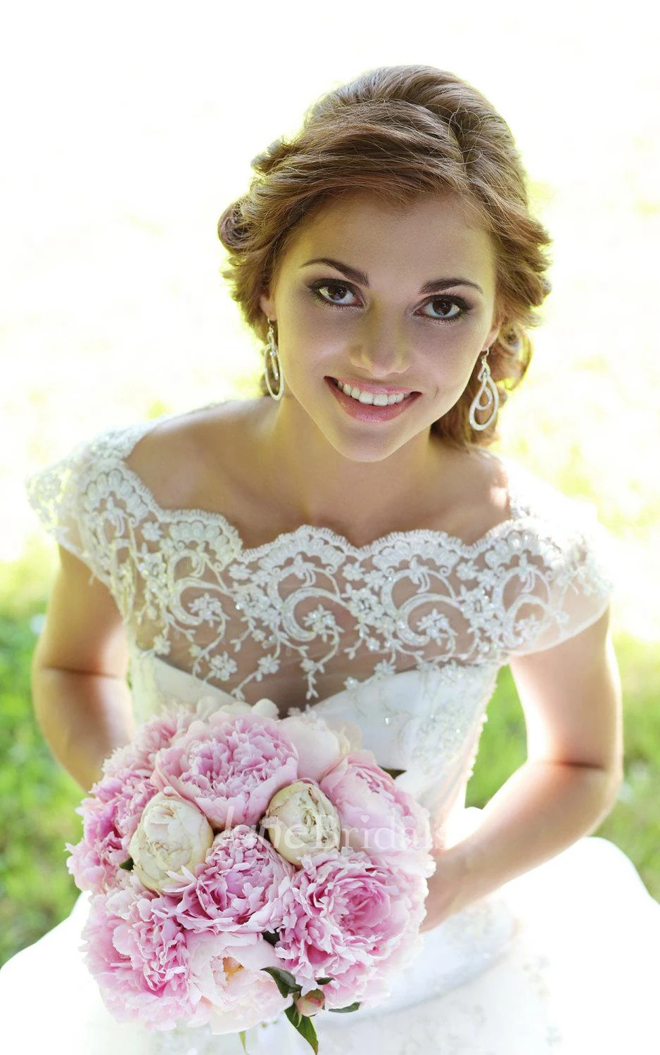 Bateau Neck Tulle Wedding Dress With Spangles and Sequins