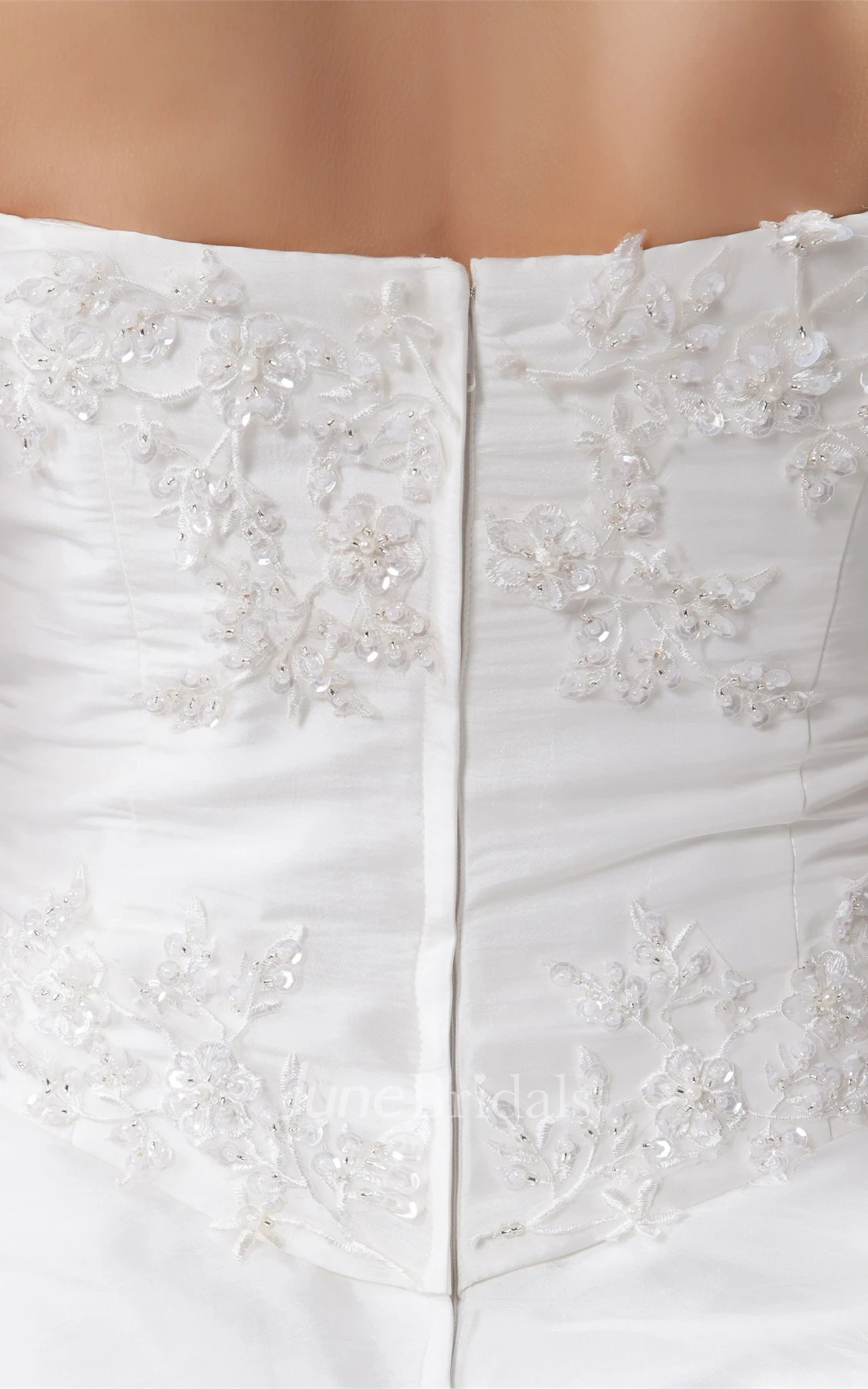 Elegant Pick-Up Ball Gown with Appliques and Court Train