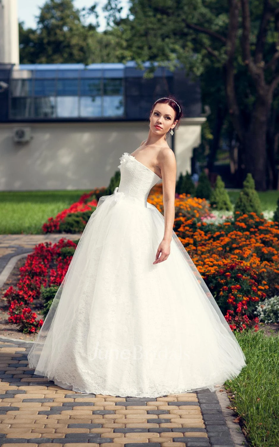 A-Line Tulle Lace Weddig Dress With Lace-Up Back