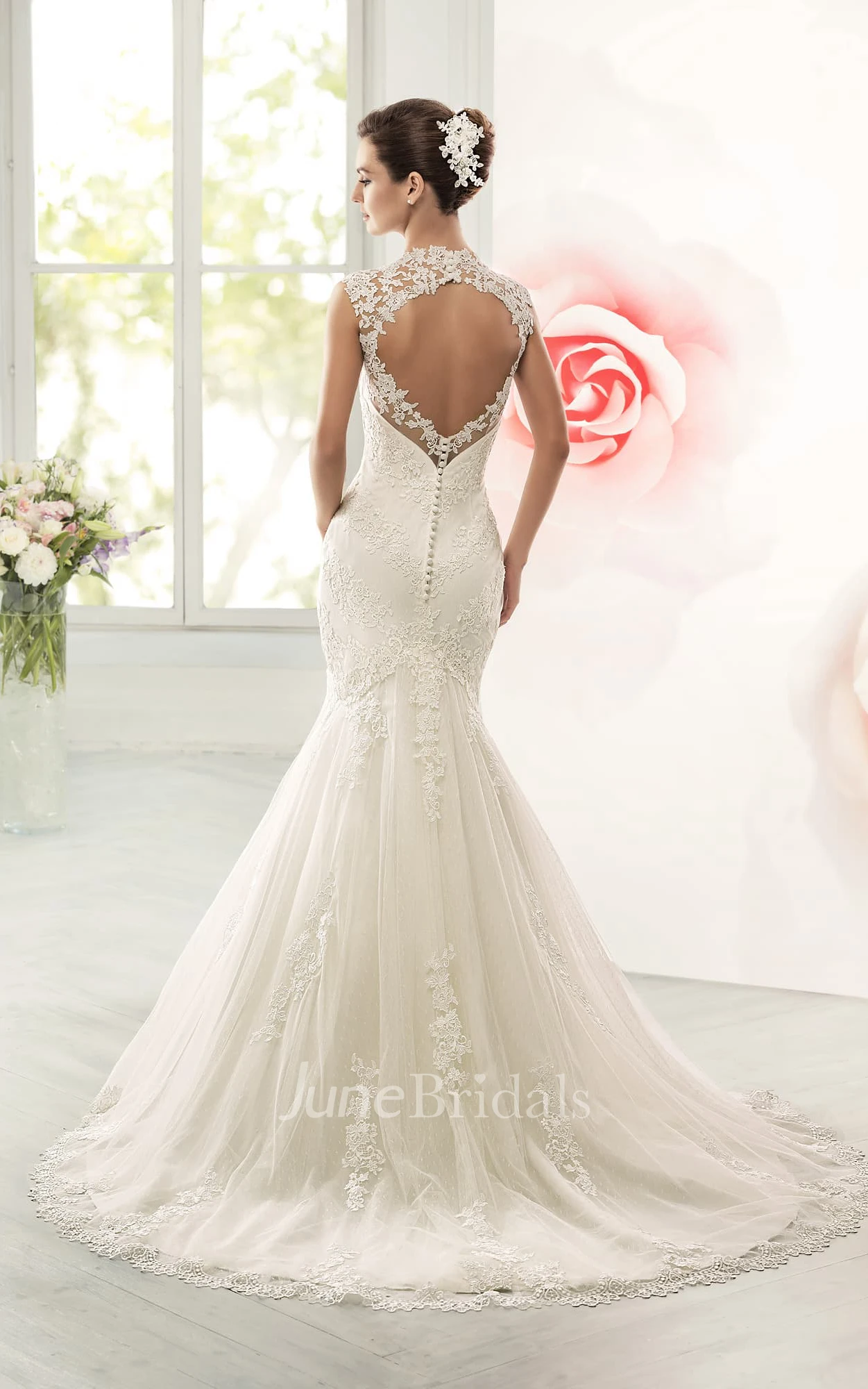 Mermaid Long Queen-Anne Sleeveless Keyhole Lace Dress With Appliques And Waist Jewellery