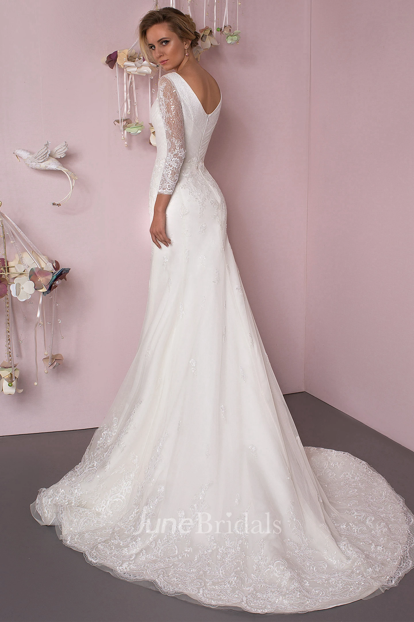 Mermaid Floor-Length Appliqued Scoop Neck 3-4 Sleeve Lace Wedding Dress