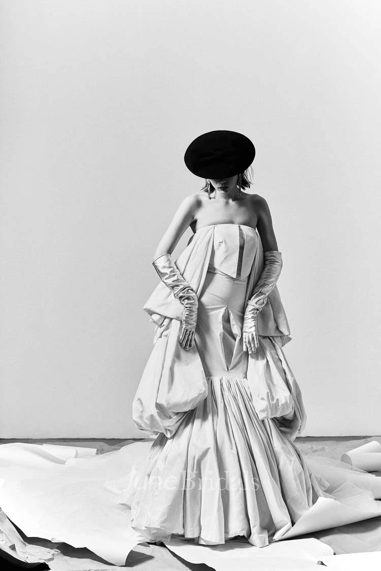 Romantic Strapless tiered Mermaid Taffeta Wedding Dress