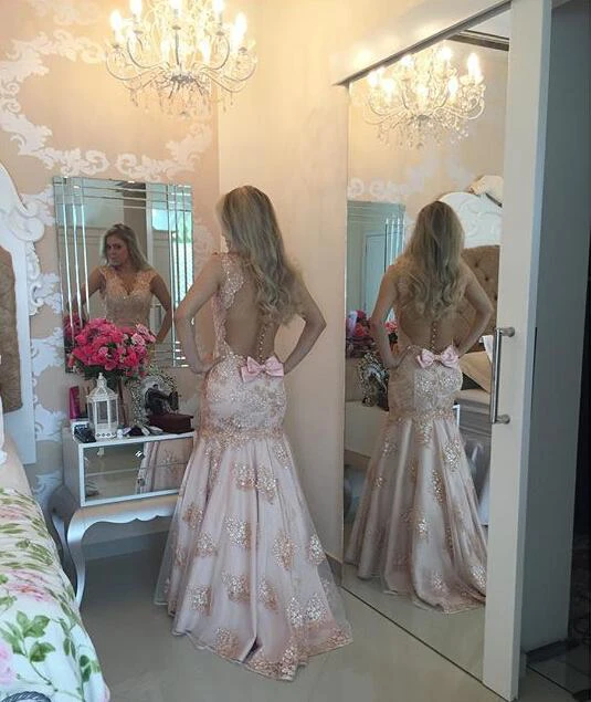 Modern V-neck Mermaid Evening Dress Sequins Sweep Train Bowknot