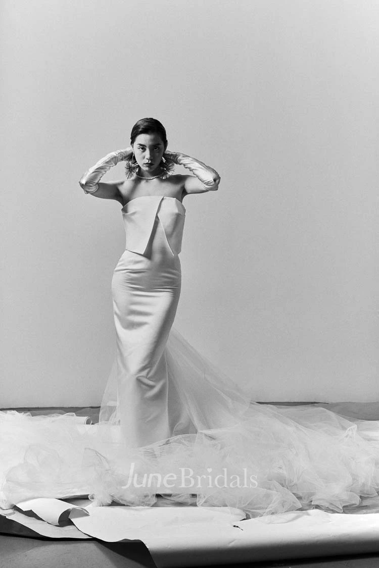 Sleek Strtapless Sheath Satin Wedding Dress with Detachable Tulle Train