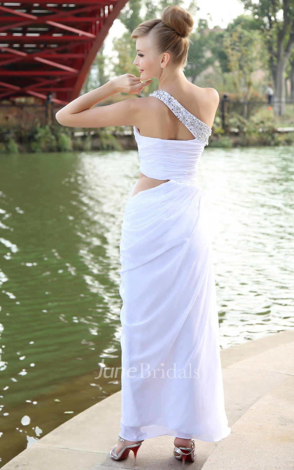 Body-Fitting Asymmetrical One-Shoulder Dress With Beaded Strap