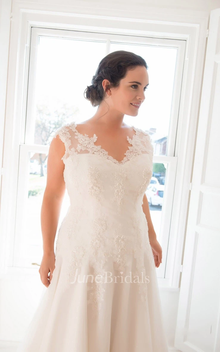 A-Line Long V-Neck Sleeveless Tulle Court Train Pleats Dress