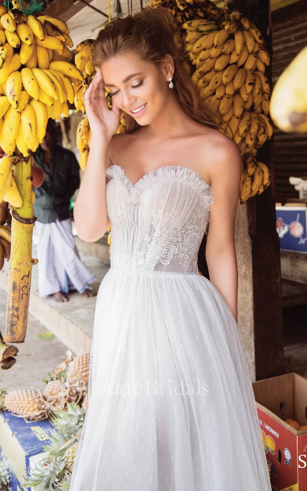 Sexy Lace and Tulle Sweetheart A Line Sweep Train Wedding Dress with Appliques