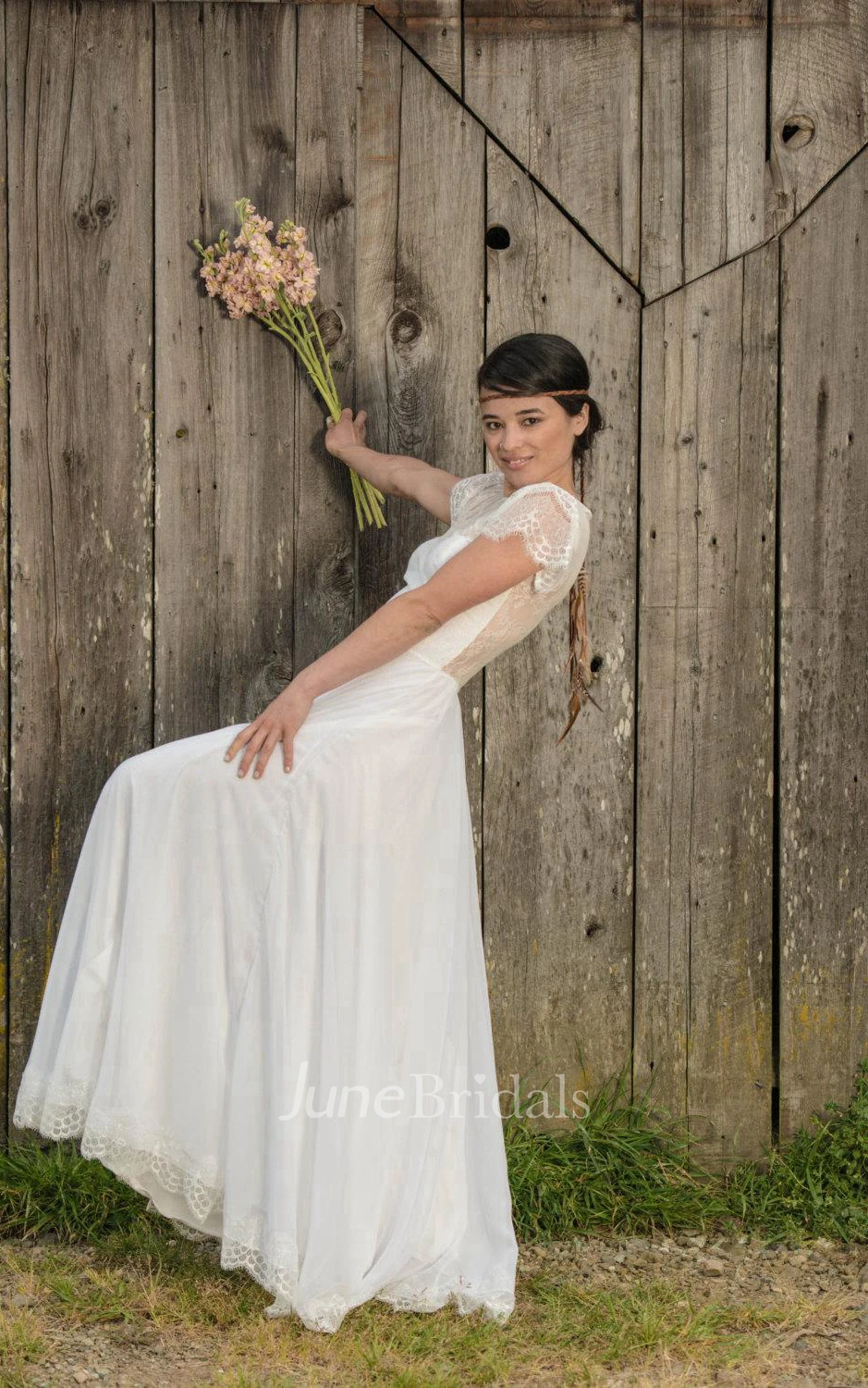 Jewel Neck Cap Sleeve A-Line Chiffon Wedding Dress With Lace Hemline