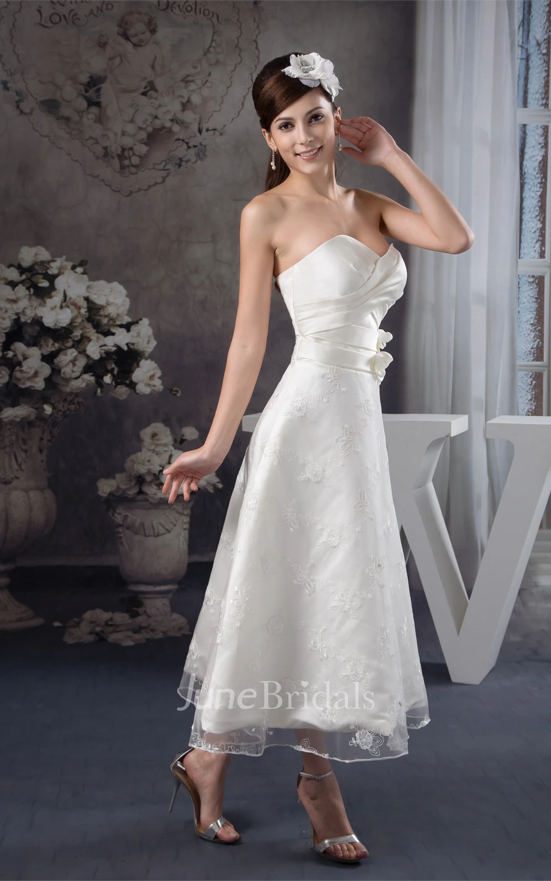 Sweetheart Tea-Length Criss-Cross Dress with Appliques and Flower