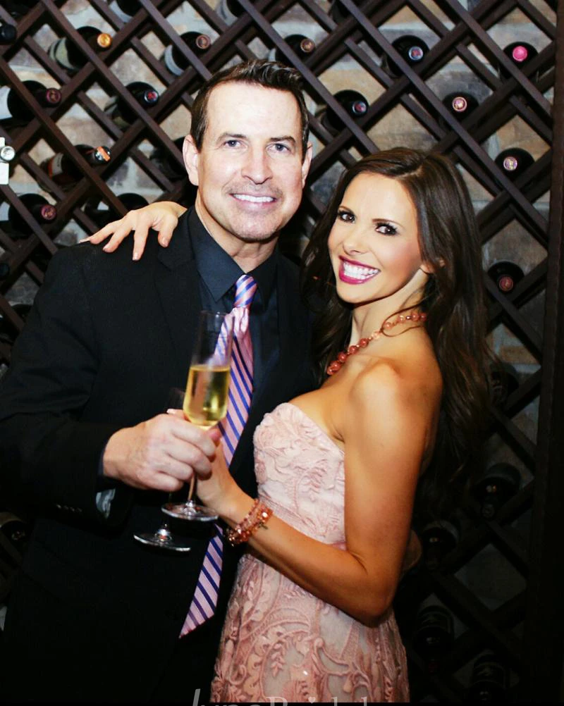 Delicate Lace Sweetheart A-line Prom Dress Sleeveless Floor-length