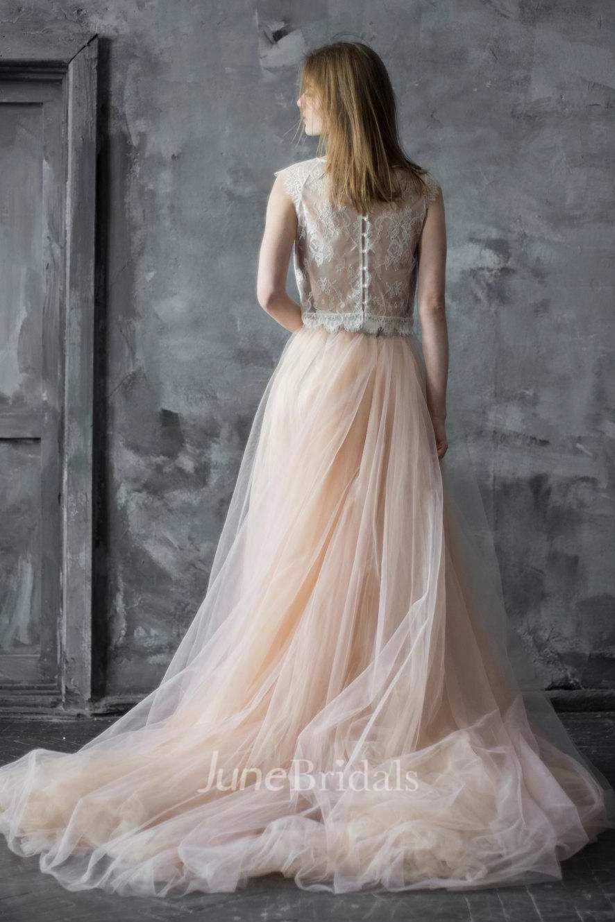 Scoop-Neck Cap-Sleeve Lace Top Tulle A-Line Dress With Sweep Train