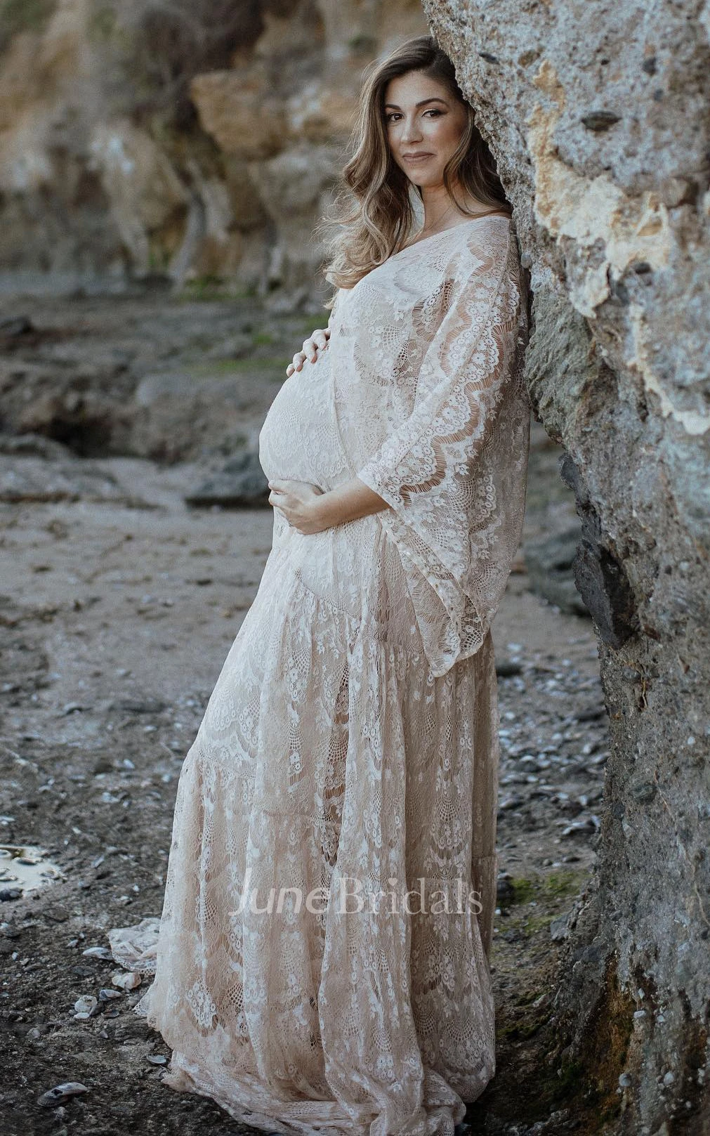 Simple Sexy Beach Long Sleeves Boho Lace Winter Wedding Dress Elegant Casual Maternity A-Line V-Neck Gown with Deep-V Back