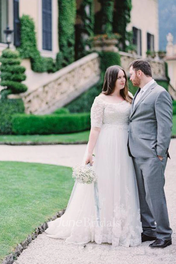 Plus Size Half Sleeves A-Line Appliques V Neck Lace Bridal Gown