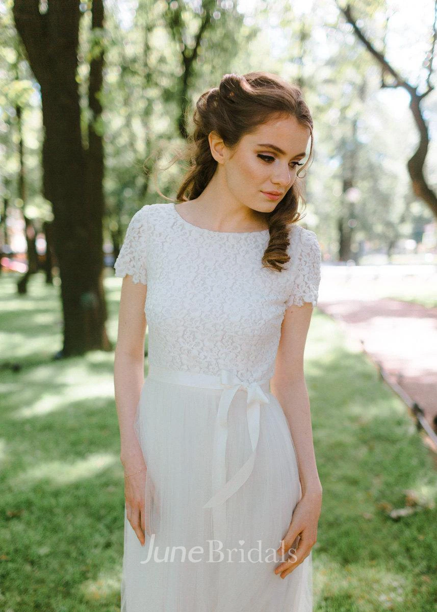 Jewel Neck Short Sleeve Tulle Wedding Dress With Lace Bodice
