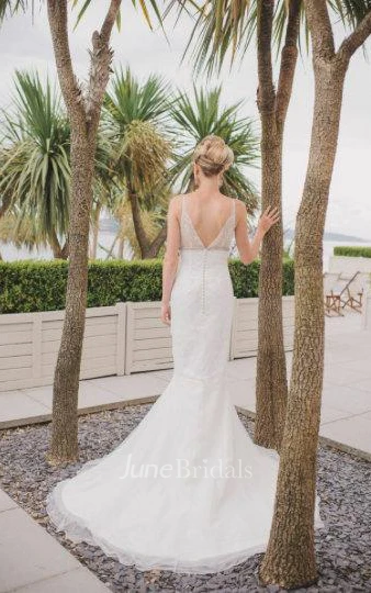 High Neck Sleeveless Lace Sheath Dress With Waist Jewellery