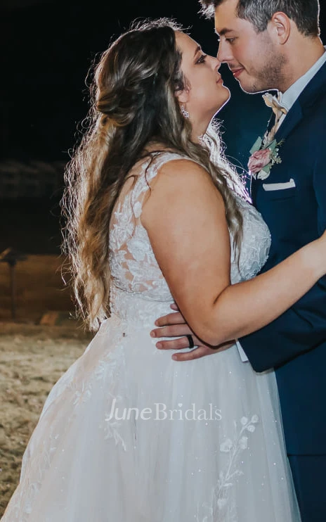 Romantic A-Line V-neck Lace Tulle Spring Wedding Dress With Button And Appliques