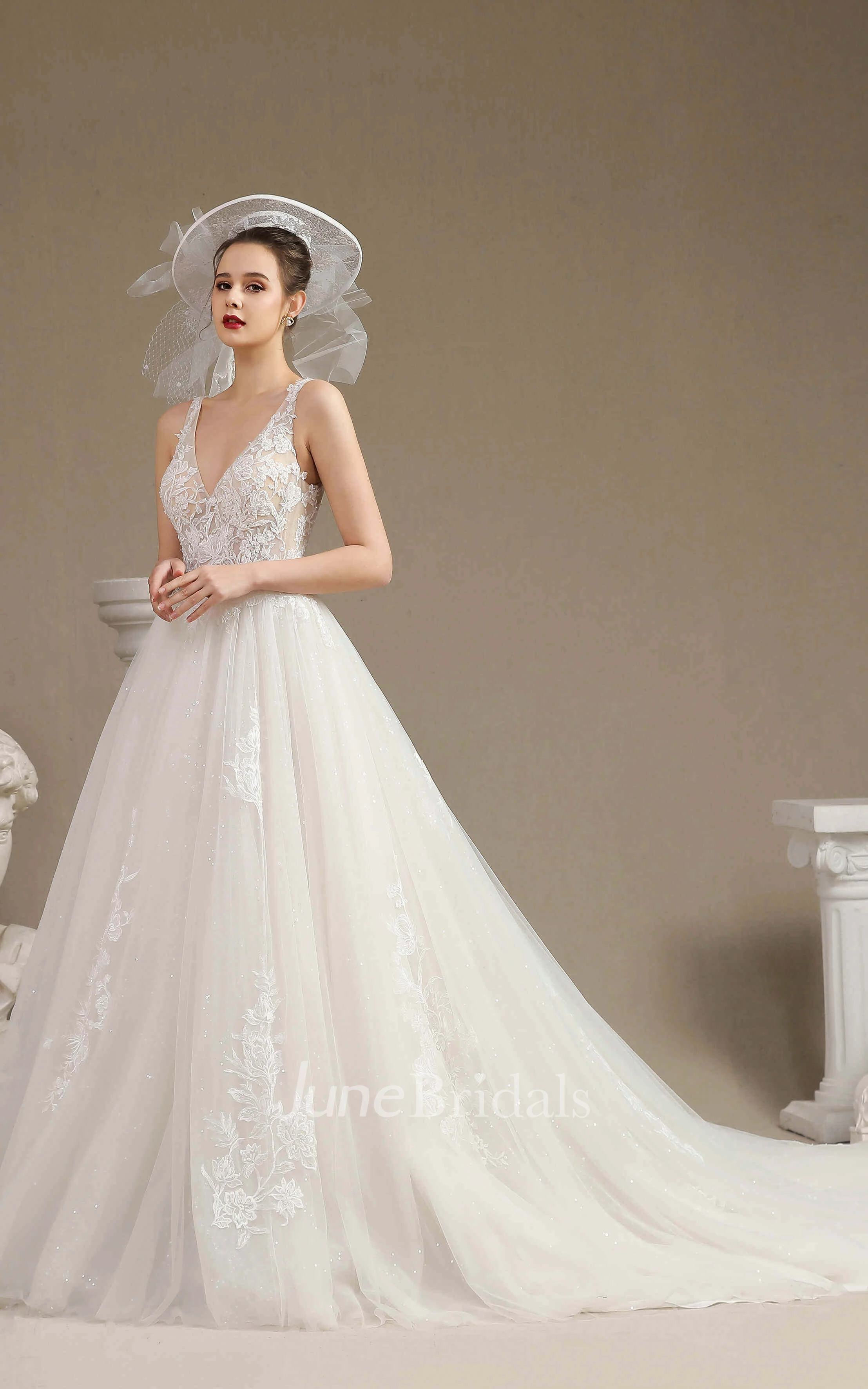 Sleeveless Ballgown Sexy Plunging V-neck Lace Appliqued Wedding Dress With V-back