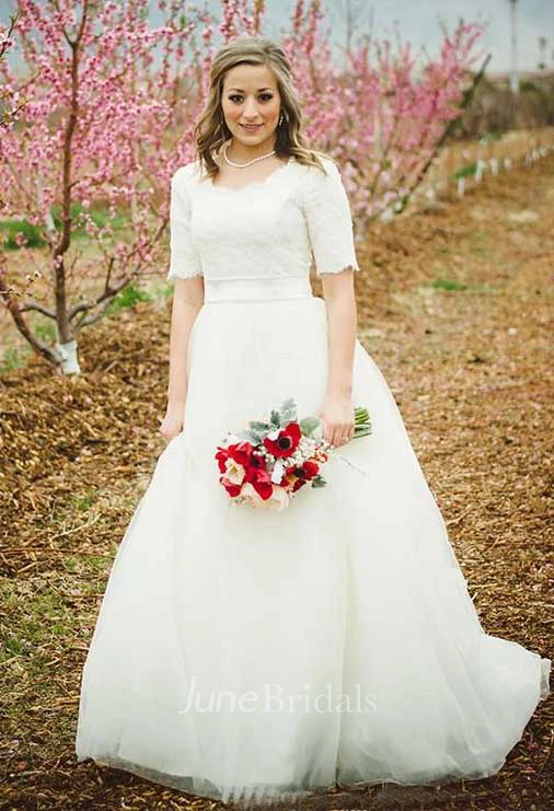 Modest Princess Scoop Neck Short Sleeves Lace Top Wedding