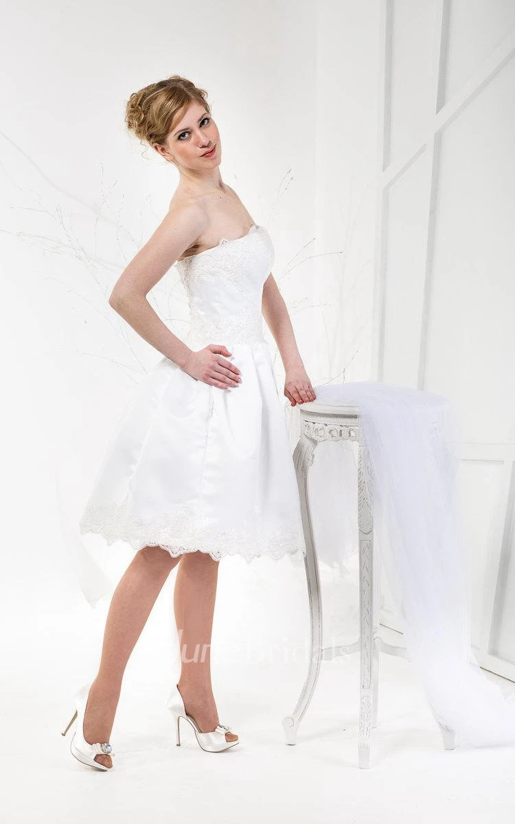 Elegant Lace Corset Knee-Length Wedding Dress With Pleats