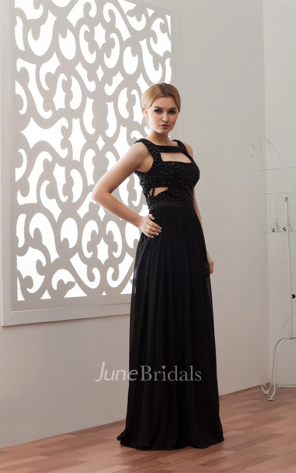 Sleeveless Chiffon Maxi Dress with Stress and Keyhole