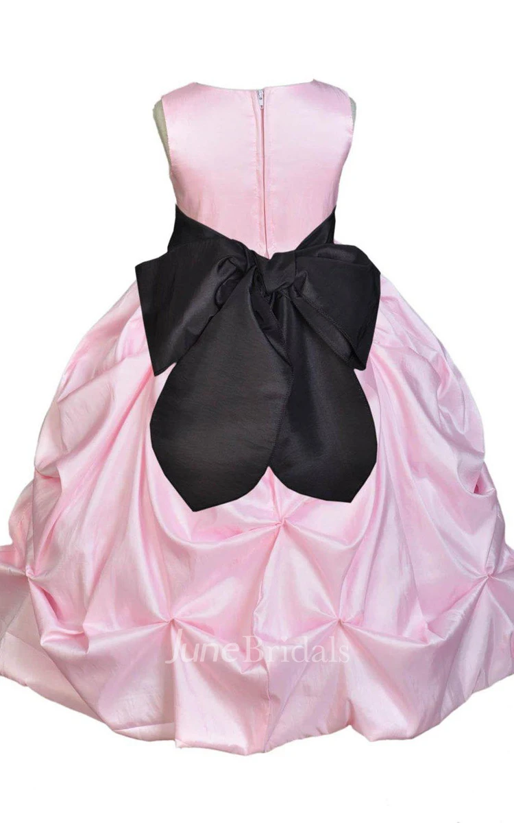 Sleeveless Ruffled A-line Dress With Bow and Flower