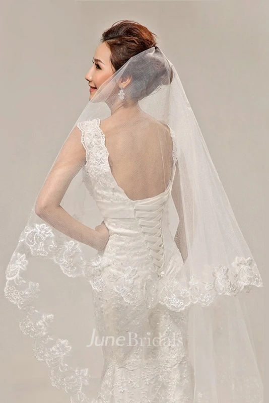 Simple Style Sweep Wedding Veil with Lace Edge