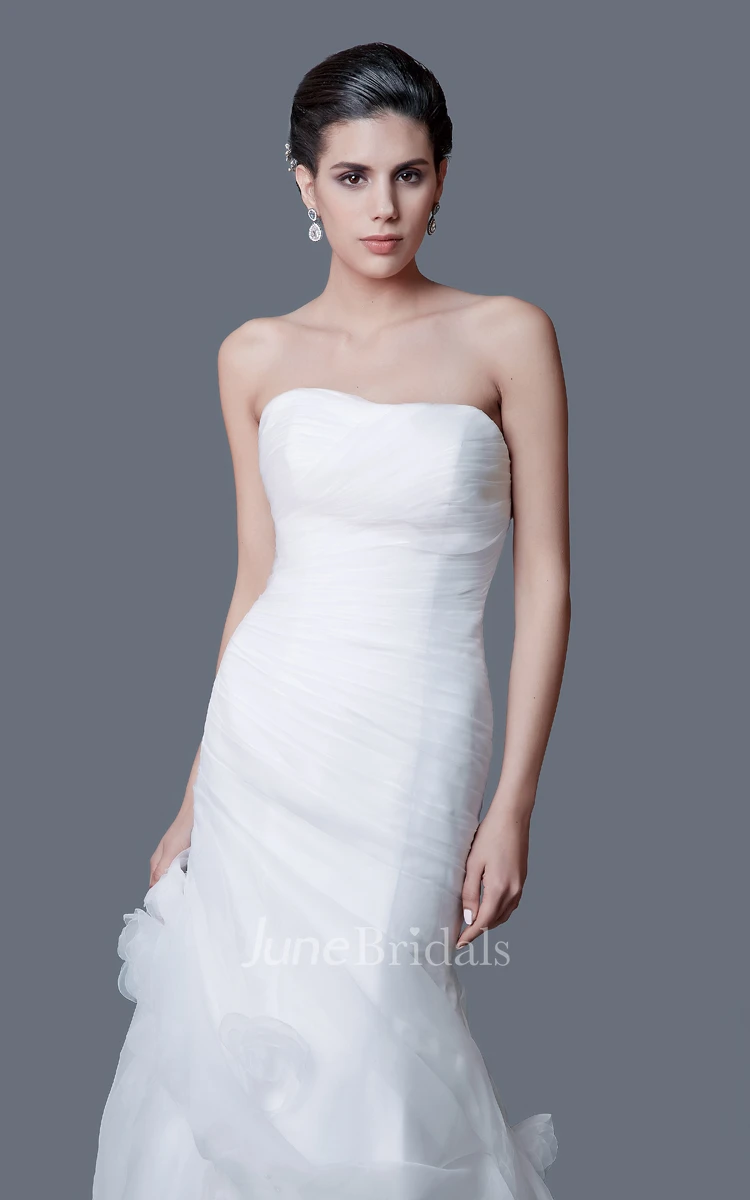 Impressive Strapless Ruched Organza Mermaid Dress
