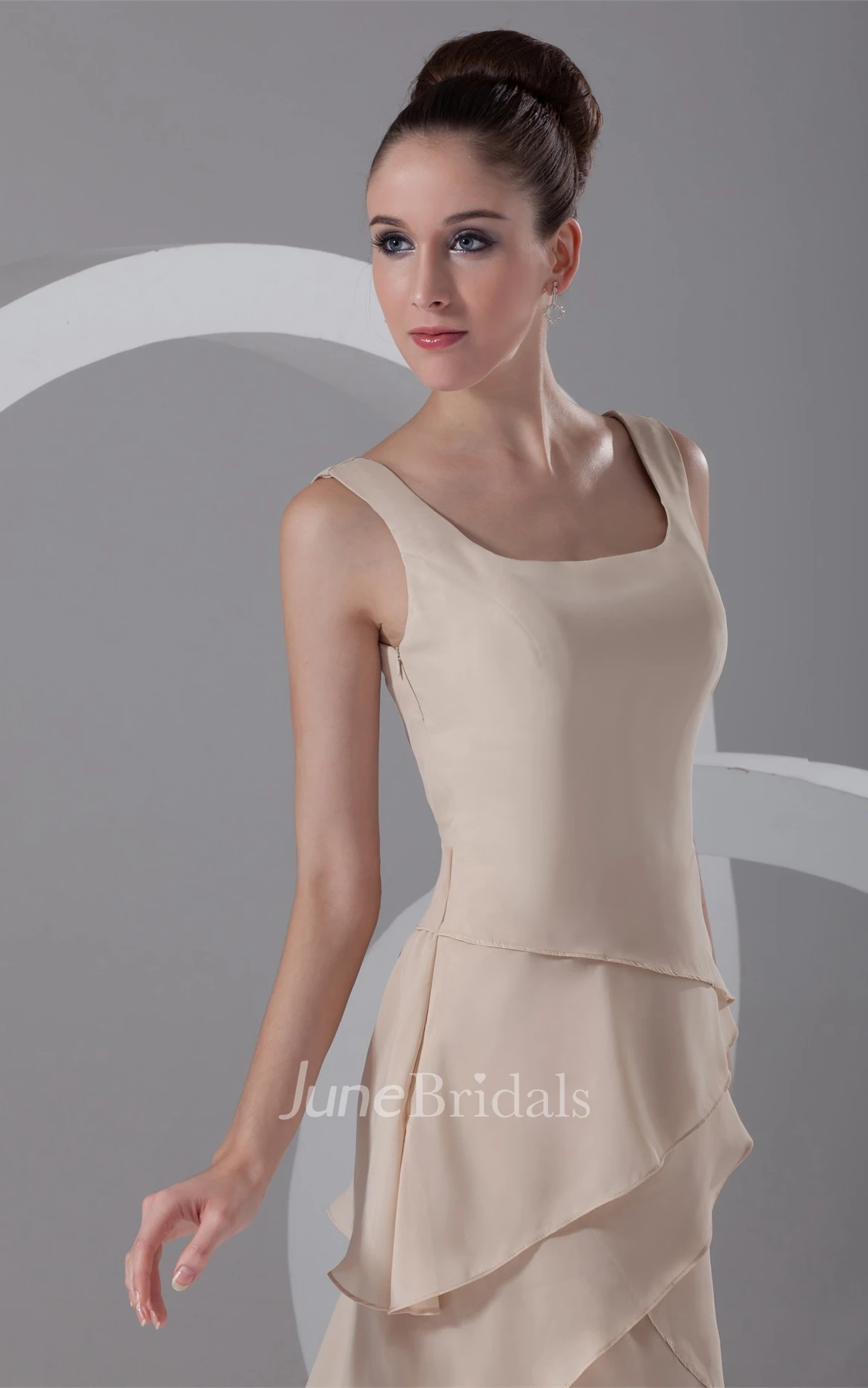 v-neck chiffon long sleeveless dress with layered design