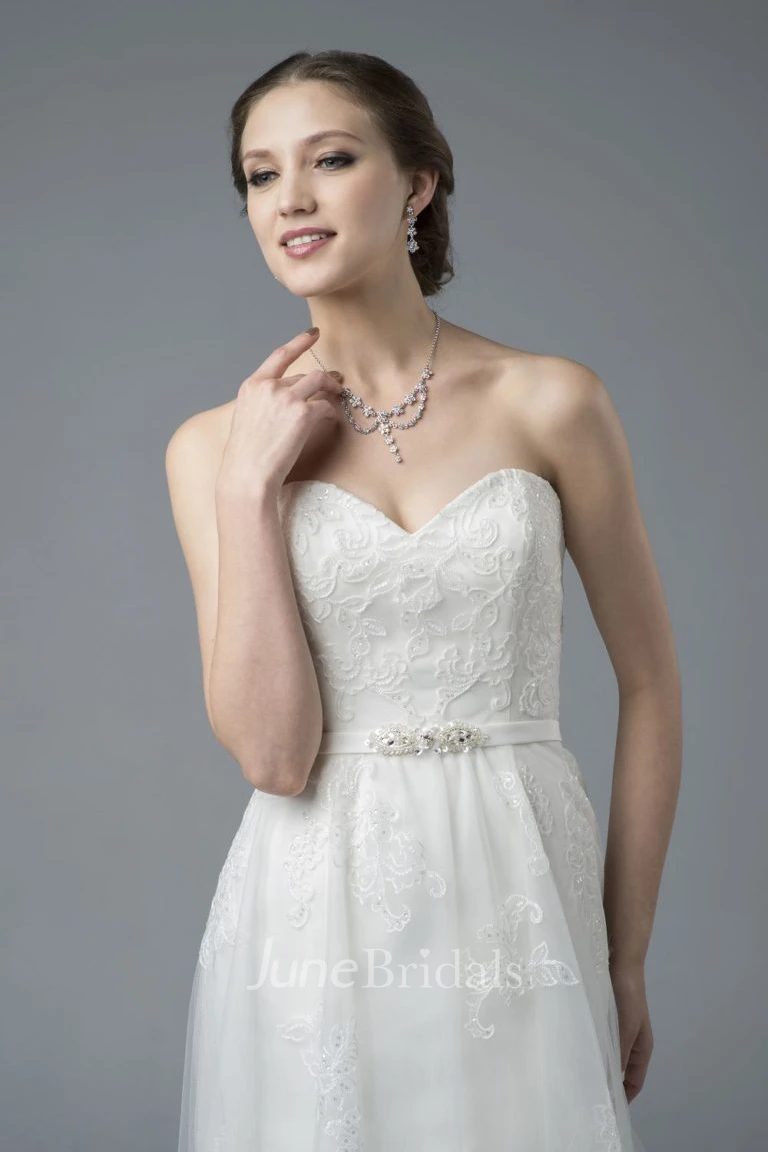Sweetheart A-line Open Back Lace Tulle Wedding Dress With Appliques And Buttons