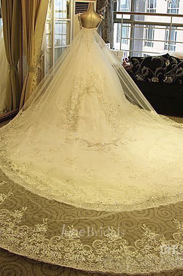 Watteau Train Luxury Strapless Sweetheart Wedding Ball Gown With Beading And Lace Appliques