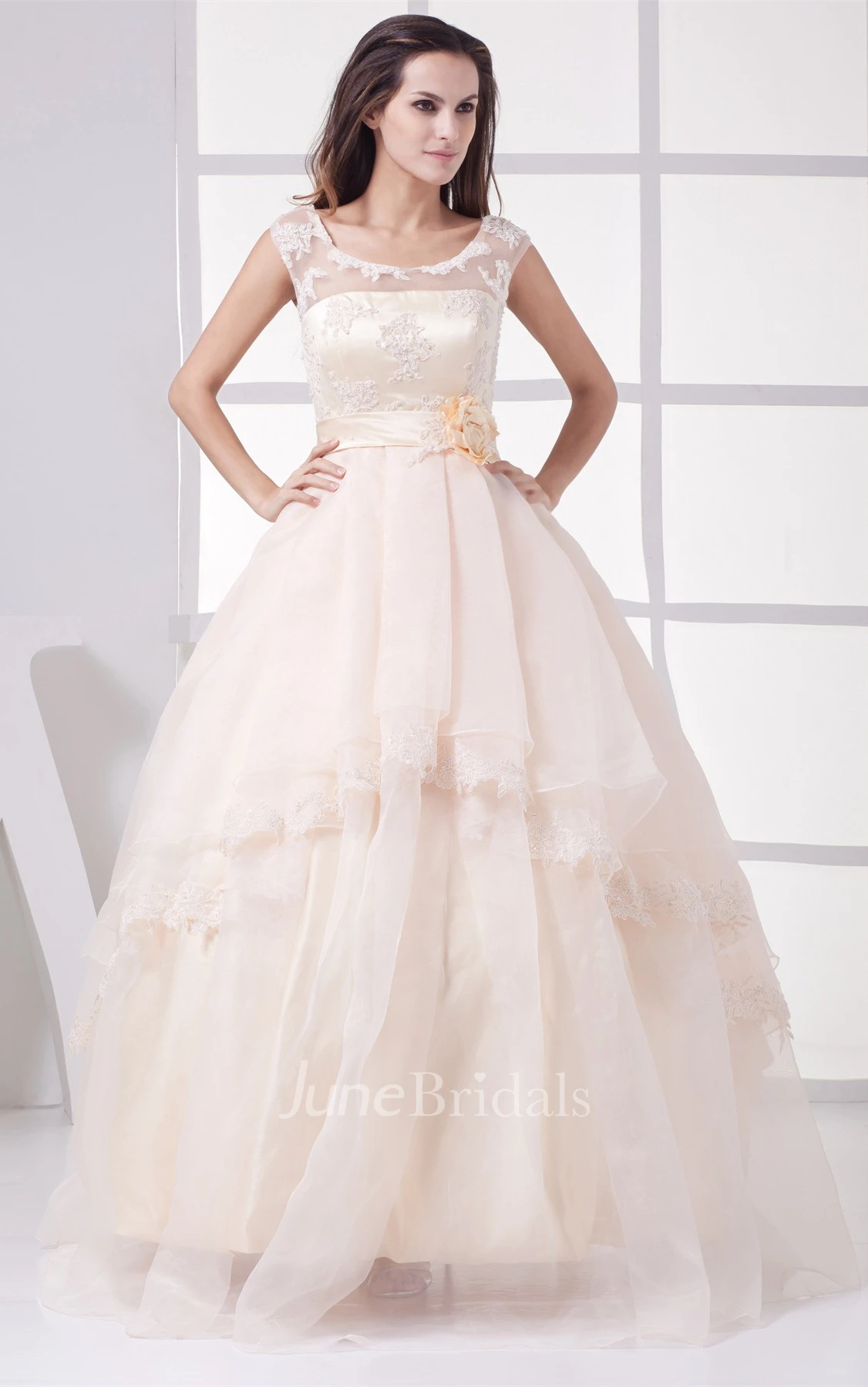 Sleeveless Scoop-Neckline Illusion Sweetheart Dress with Lace Appliques and Side Draping