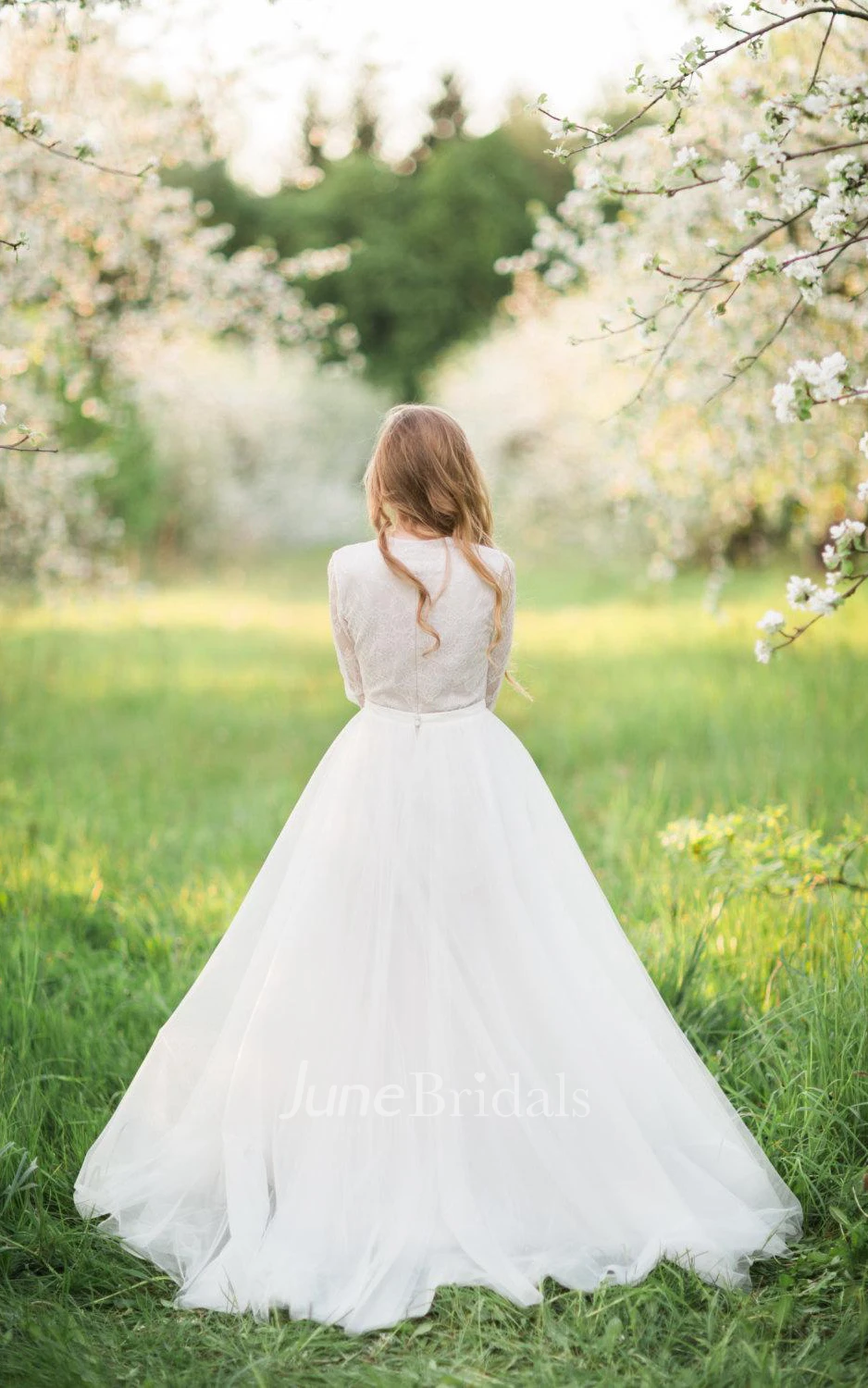 Lace Weddig Dress With Appliques Button