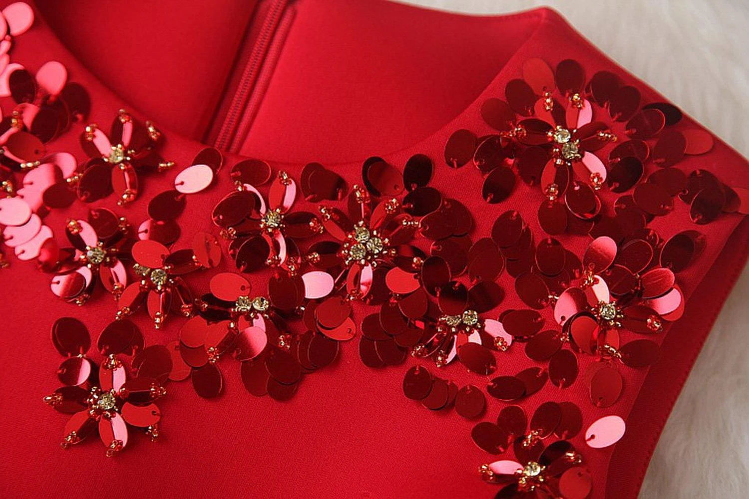 Gorgeous A-Line Sleeveless Homecoming Dress With Sequins