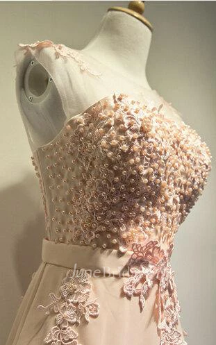 Equisite Cap-sleeve Chiffon Dress With Beading And Appliques