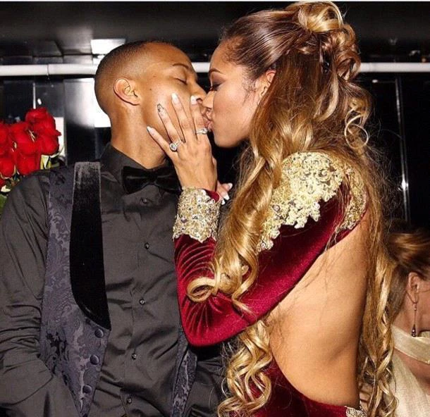 Stunning Long Sleeve Golden Appliques Evening Dresses Mermaid With Train