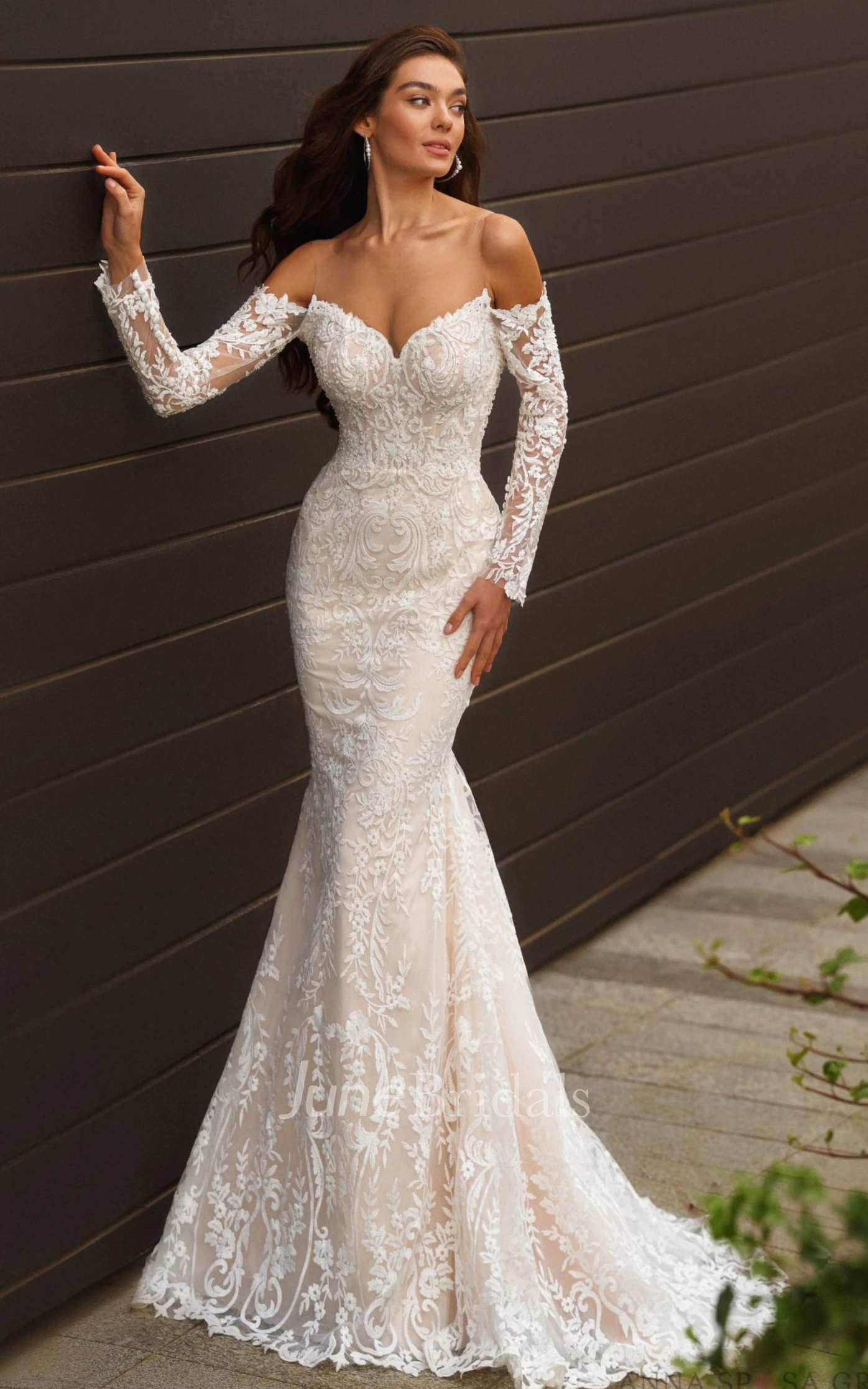 Winter lace wedding clearance dress